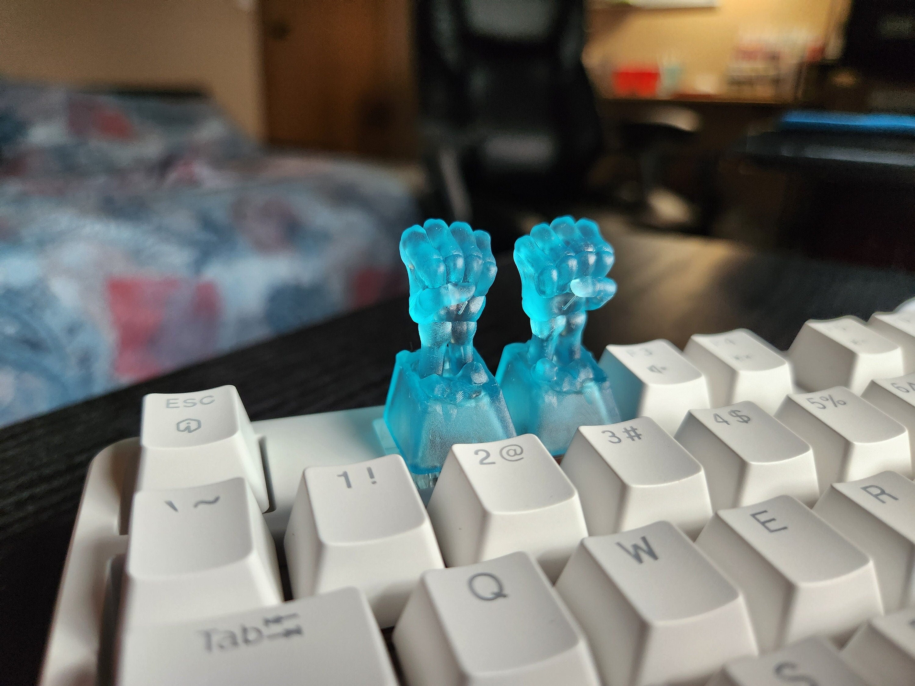 Clear Skeleton Hand Artisan Keycap for mechanical keyboard