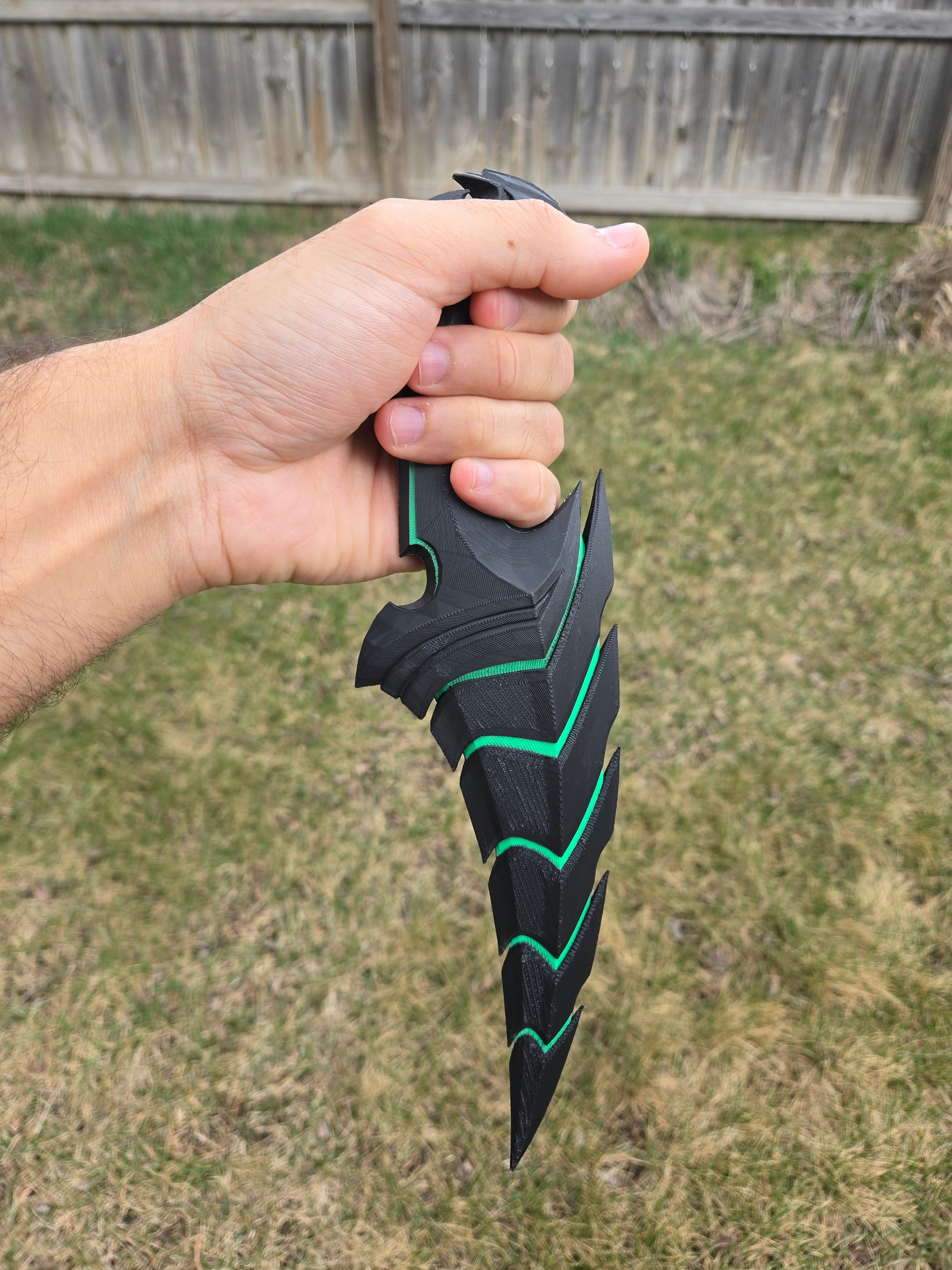 Helix Daggers Cosplay Prop – Hand Painted 1:1 Scale Valorant Melee Replica handcrafted collectible