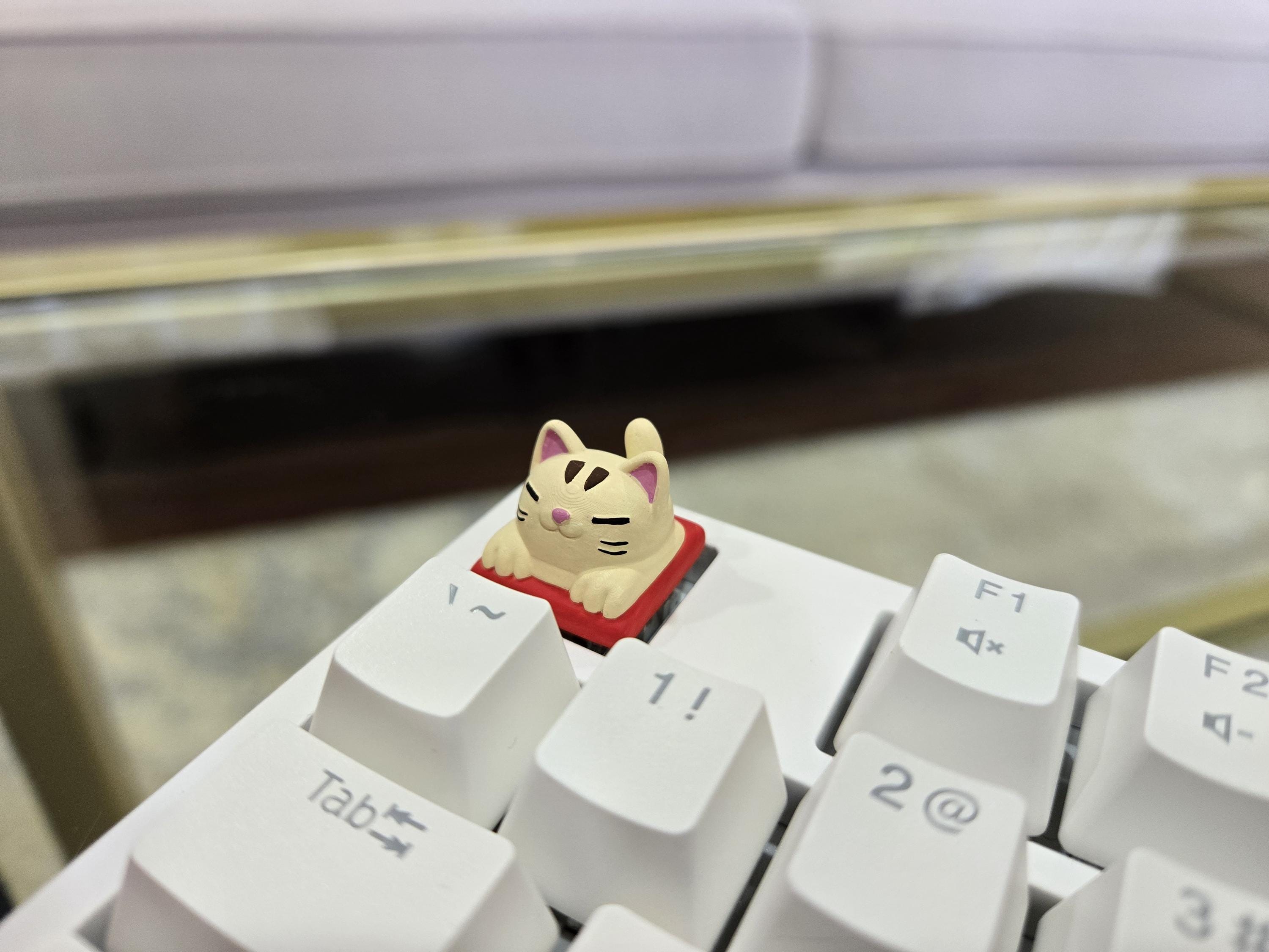 Hand-painted cute cat artisan keycap for mechanical keyboard