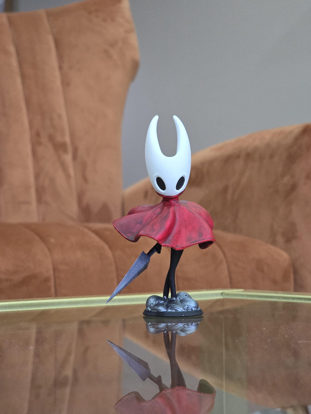 Hand-painted hollow knight silksong hornet figure – 200 mm tall collectible display figure