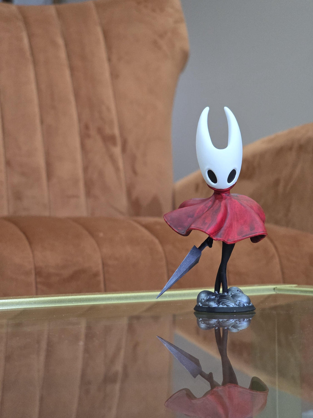 Hand-painted hollow knight silksong hornet figure – 200 mm tall collectible display figure