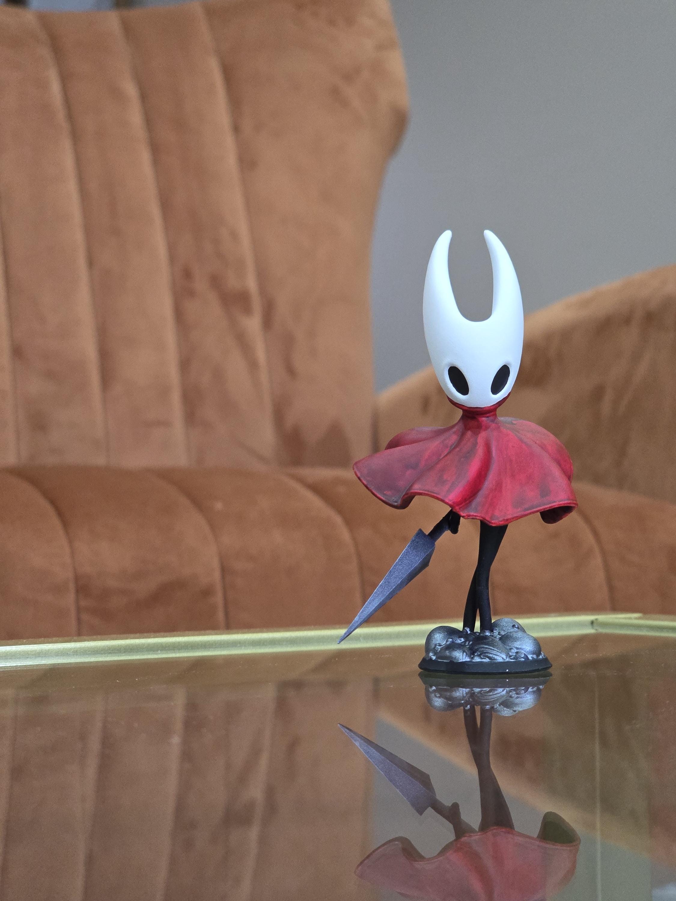 Hand-painted hollow knight silksong hornet figure – 200 mm tall collectible display figure