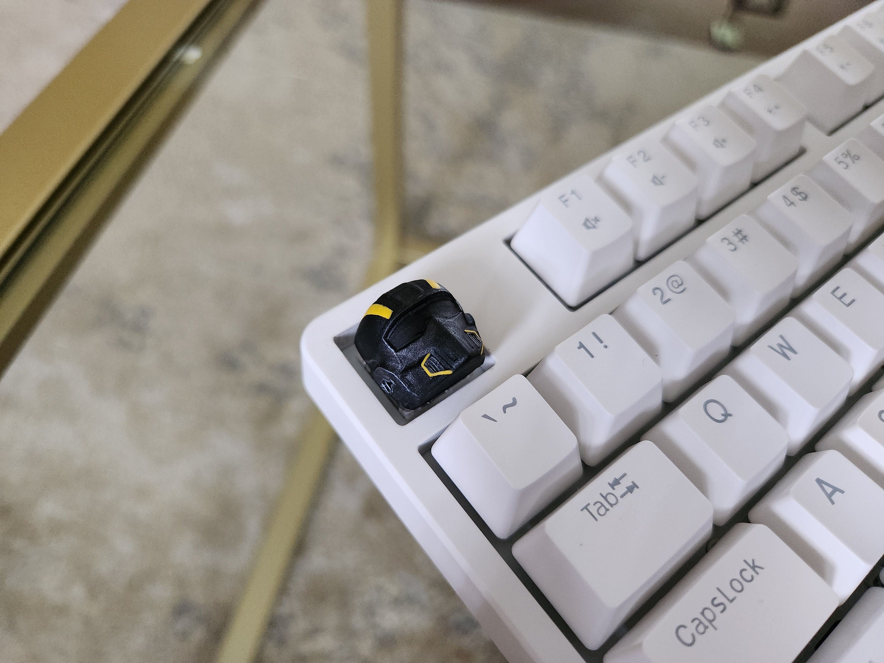 Hand-painted sci-fi helmet artisan keycap