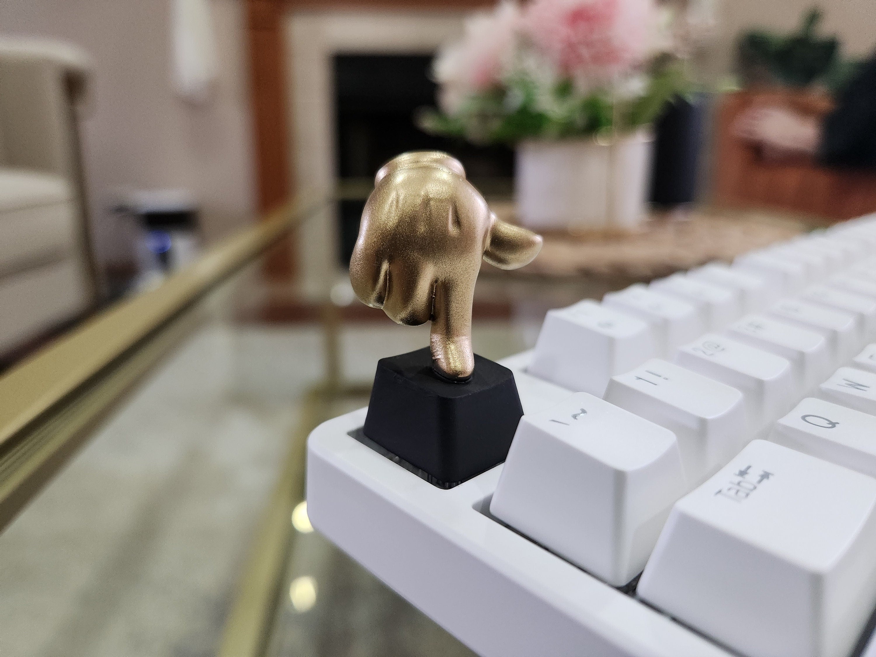 Hand-painted golden glove finger artisan keycap