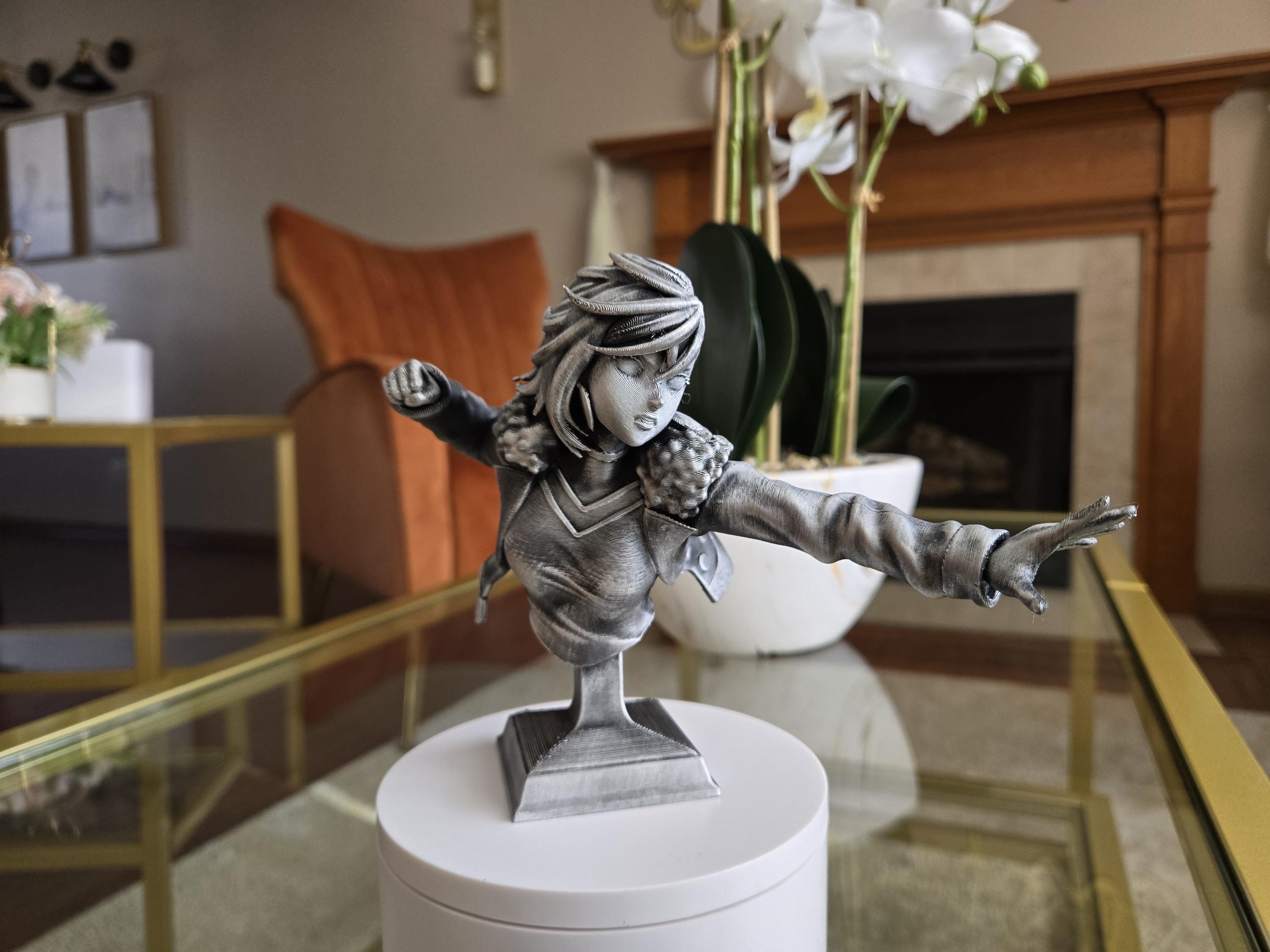 Hand-painted momo anime bust collectible display figure