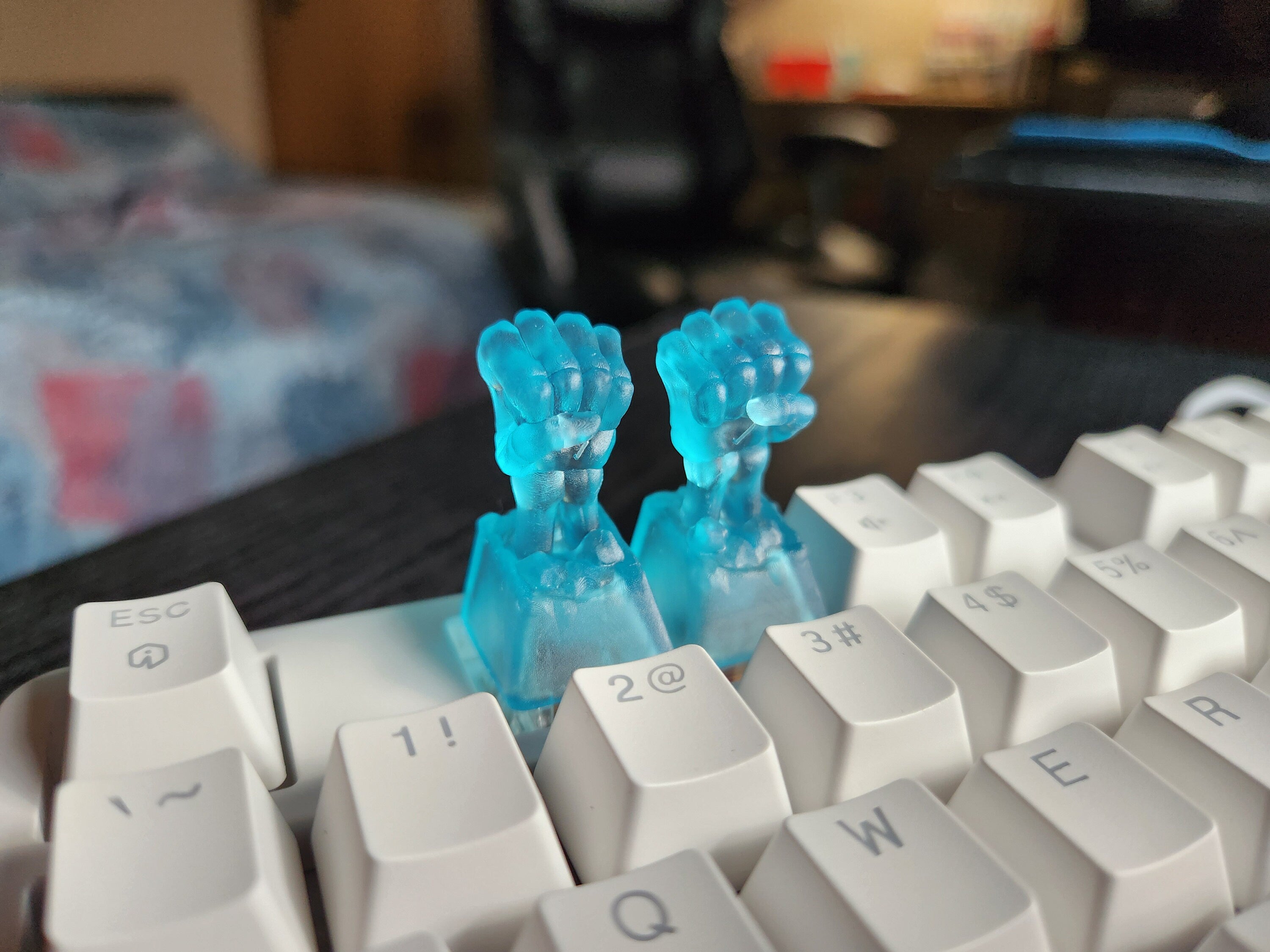 Clear Skeleton Hand Artisan Keycap for mechanical keyboard