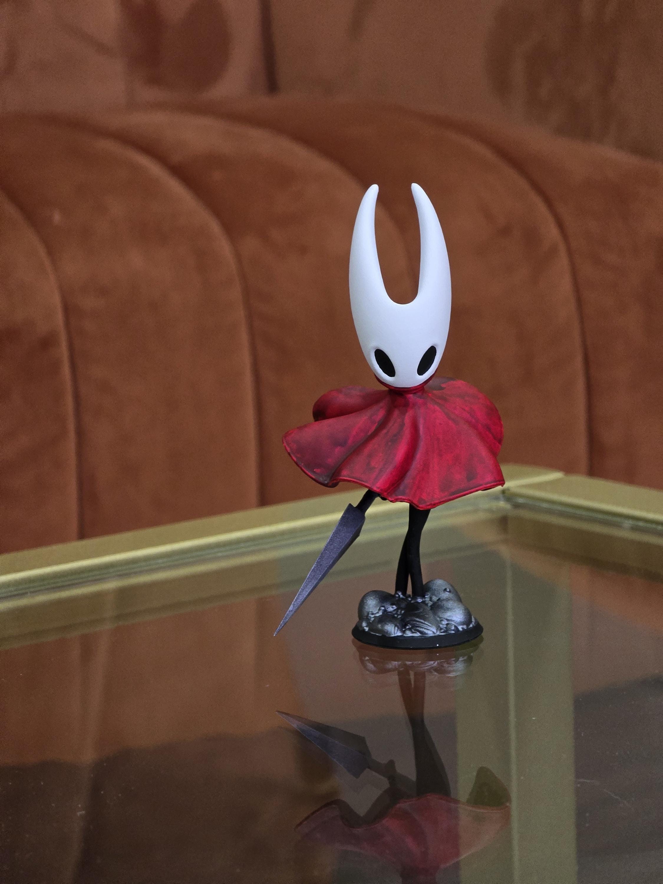 Hand-painted hollow knight silksong hornet figure – 200 mm tall collectible display figure