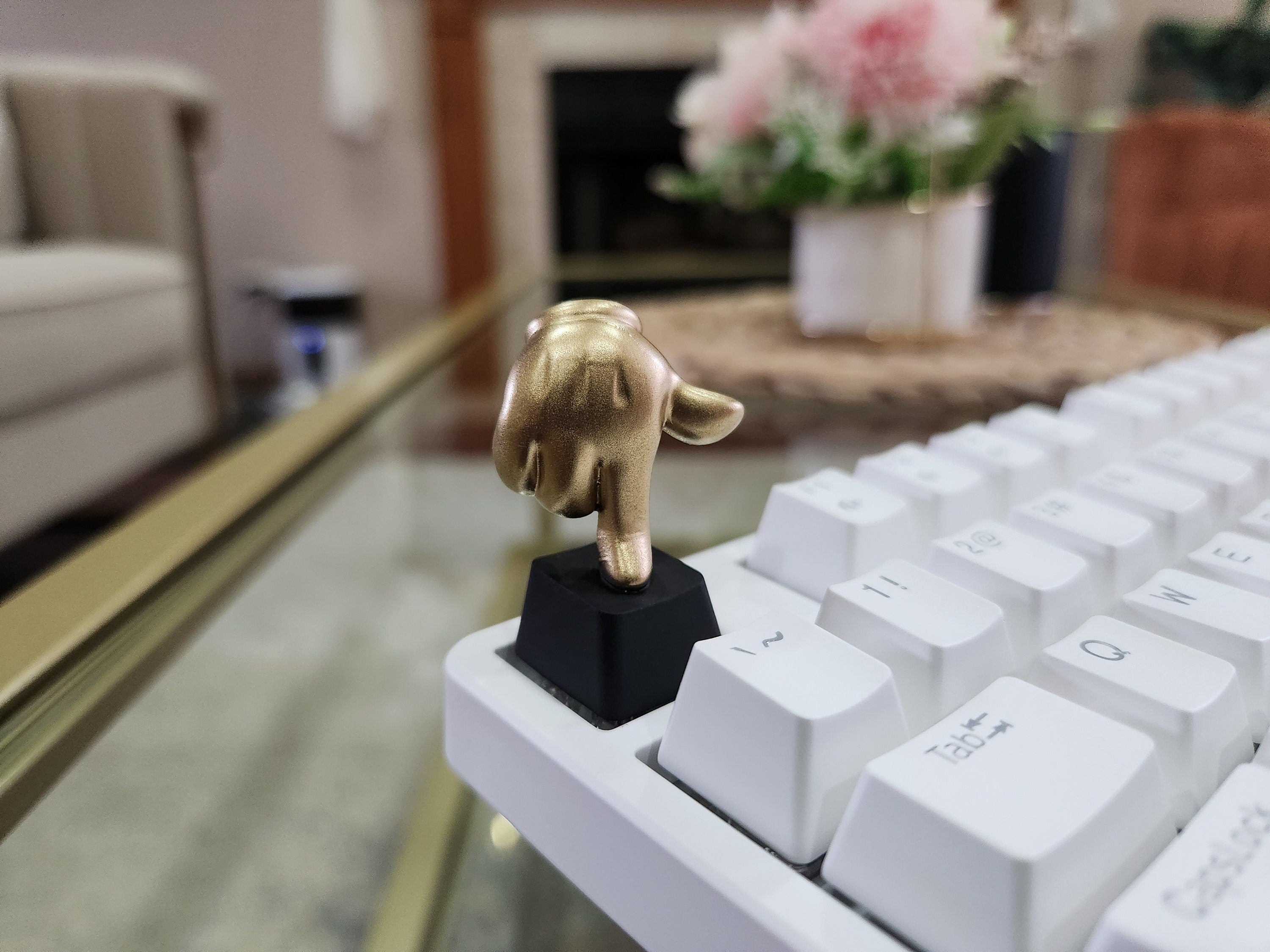 Hand-painted golden glove finger artisan keycap